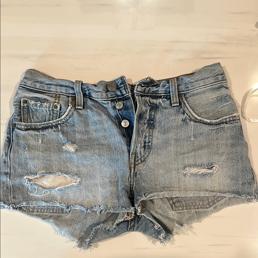 Levi’s distressed Denim Women Shorts